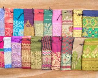 20 Sari-tassen - 10 x 10 cm - Gerecyclede Sari-tassen - Stoffen geschenkzakjes - Tassen voor de groothandel