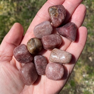 CLEARANCE - 10 pcs Lavender Rose Quartz Tumbled Stones - Lavender Rose Quartz Crystals - 20mm - 30mm
