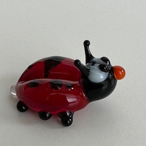 Figura de animal de cristal coleccionable en miniatura de mariquita