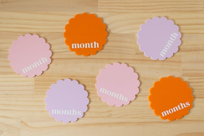 Ausgebogter Kreis Acryl austauschbare monatliche Meilensteinmarker | Neugeborenen Geschenk Babyparty | 1 Monat-1 Jahr Meilenstein Marker Photo Prop Bild 12
