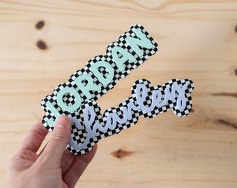 Spersonalizowany magnes w kratkę z imieniem do szafki szkolnej lub na lodówkę | Prezent na powrót do szkoły | Wybierz kolor akrylu | Wybierz czcionkę