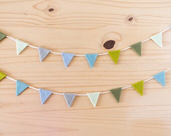 カスタムカラーのミニ三角フェルトフラッグガーランド | 保育園