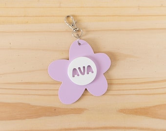 Personalisierte Groovy Daisy Name Geschenk Acryl Schlüsselbund | Personalisierter Schlüsselanhänger, Individueller Name Buchstabe Schlüsselanhänger, Schulanfang, Individuelles Kindergeschenk