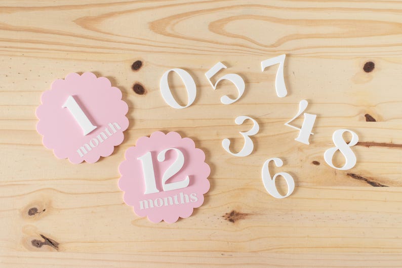 Ausgebogter Kreis Acryl austauschbare monatliche Meilensteinmarker | Neugeborenen Geschenk Babyparty | 1 Monat-1 Jahr Meilenstein Marker Photo Prop Bild 3