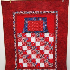 Patriotic Lap Quilt: Red White Blue Cotton Blanket with Pockets, (32" x 40")
