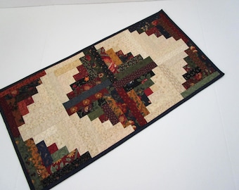 Log Cabin Quilted Table Runner: Handmade Country Decor (14" x 28")