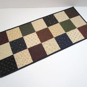 Patchwork Quilted Table Runner: Country Farmhouse Decor (14x31.5 Inches)