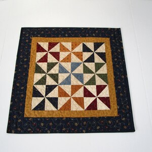 Quilted Pinwheel Table Topper, Farmhouse Country Mat (18 1/2" x 18 1/2")