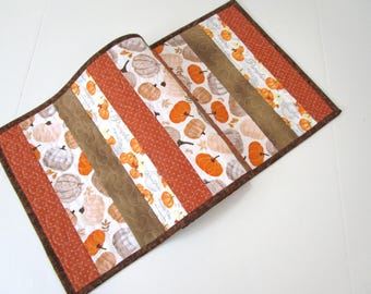 Quilted Pumpkin Table Runner: Autumn Thanksgiving Decor (13 1/2 x 37 inches)