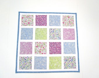 Quilted Floral Table Topper, Spring Summer Mat (20x20 inches)