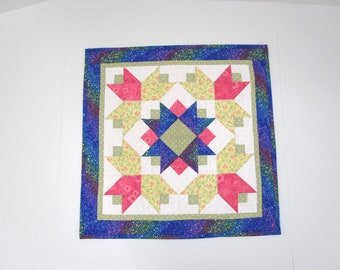 Floral Quilted Table Topper: Spring/Summer Centerpiece (20 1/2 inch)
