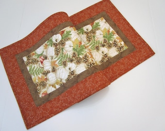 Quilted Pumpkin Table Runner: Reversible Autumn Decor, (14" x 36 1/2")