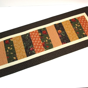 Quilted Table Runner, Country Decor, Farmhouse Table Mat (14 1/2 x 39 1/2 inches)