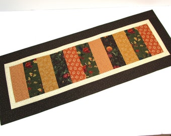 Quilted Table Runner, Country Decor, Farmhouse Table Mat (14 1/2 x 39 1/2 inches)