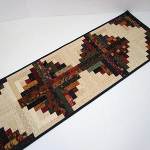 Log Cabin Quilted Table Runner: Scrappy Farmhouse Table Mat, Country Decor  (14 1/2' X 42")