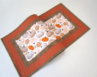 Quilted Pumpkin Table Runner: Reversible Autumn Decor, (14" x 37 1/2")