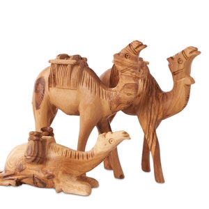 CM07/Olive wood/Camels/hand carved figurines/Bethlehem/Holy Land
