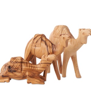 CM07/Olive wood/Camels/hand carved figurines/Bethlehem/Holy Land