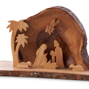 E08B/Nativity/Olive Wood/Hand carved/Christmas/Bethlehem/Holy land