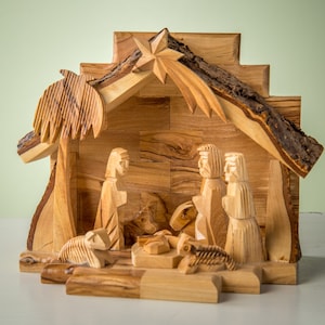 E22/Nativity/Olive Wood/Hand carved/Christmas/Bethlehem/Holy land
