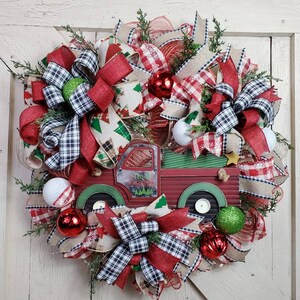 Red Truck Christmas Wreath for Front Door, Farmhouse Truck Wreath, Best Christmas Wreath, Traditional Christmas