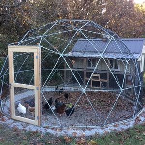 16 ft Geodesic Dome Outdoor Aviary, Flight Cage, Animal Pen with Avian Netting image 1