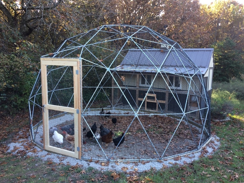 16 ft Geodesic Dome Outdoor Aviary, Flight Cage, Animal Pen with Avian Netting image 1