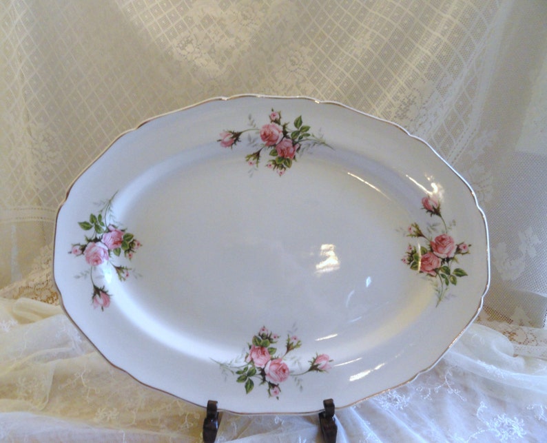 Large OVAL SERVING PLATTER Scattered with Pink Roses and Buds