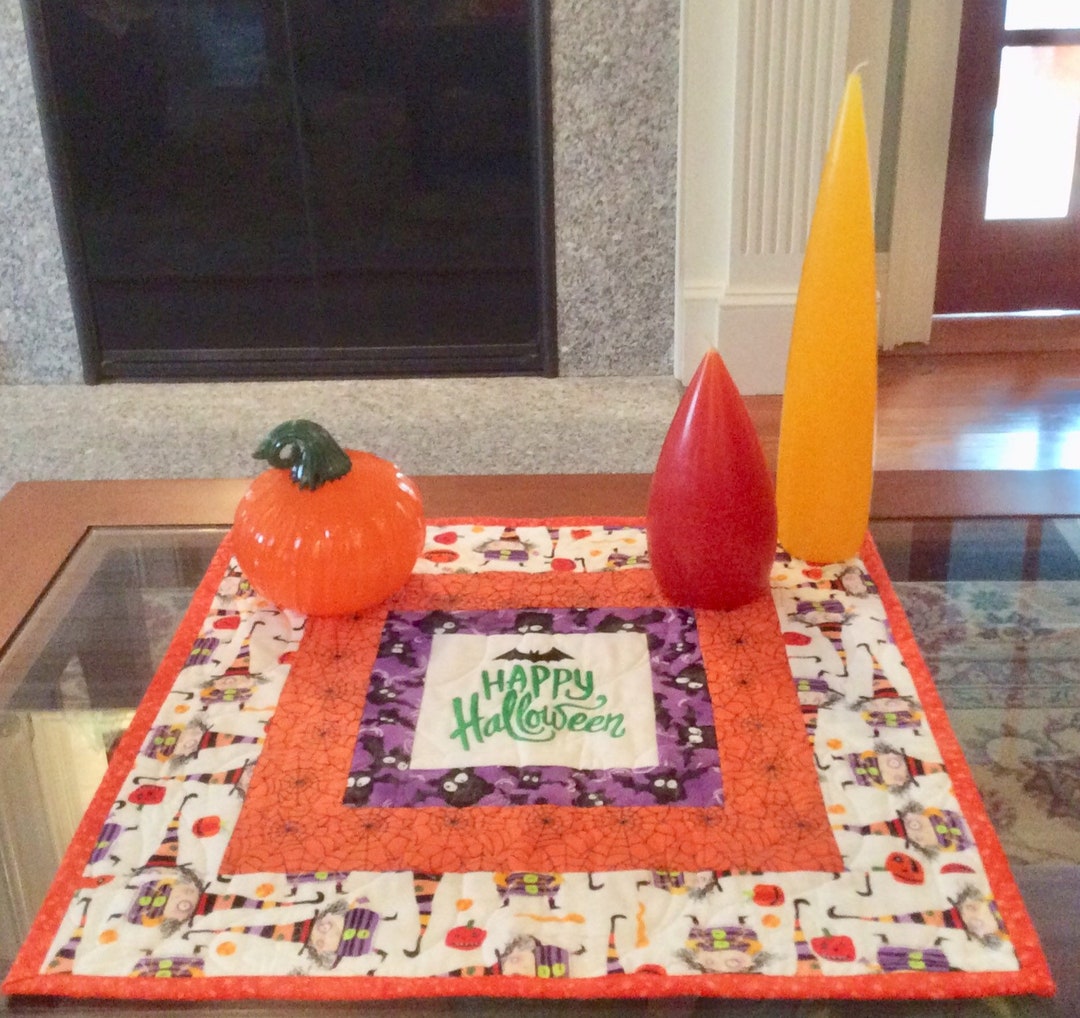 Halloween Table Topper, Halloween Tablerunner, Quilted Table Topper