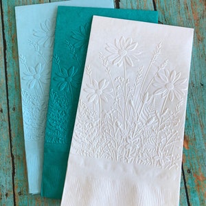 Countryside Wildflower Napkin ~ Embossed Paper Napkins ~ Wedding ~ Bridal ~ Baby Shower ~ Birthday Party ~ Buffet ~ Guest Towel ~ Floral