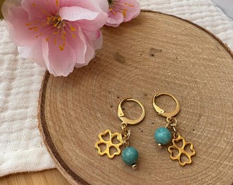 Cloverleaf hoop earrings with natural stone in gold made of stainless steel