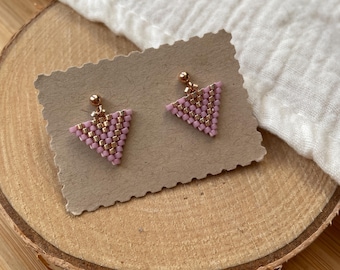 Filigree triangle earrings ROSIE made of Miyuki Delica beads, antique rose/matte/rose gold, hoop earrings/ear studs