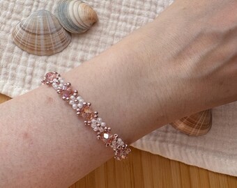 Daisy bracelet with white Miyuki beads and pink crystal beads - beaded bracelet