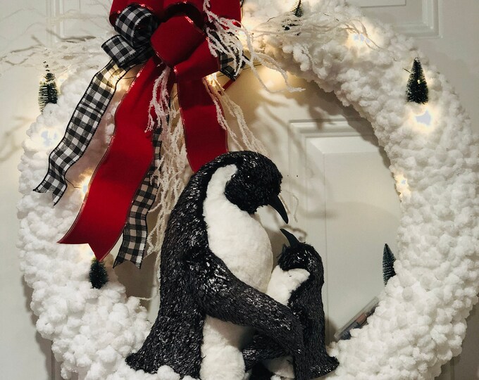 Christmas Wreath, Loop Yarn Wreath, Christmas Yarn Wreath Penguin Winter Wreath