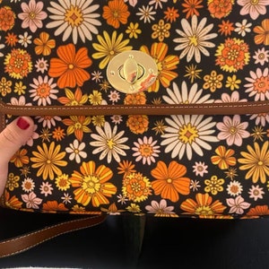 Retro 70s Hippies Daisy floral Canvas Satchel bag, Cute women boho crossed body purse, cute vegan leather strap hand bag, hippies boho gift image 6