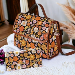 Retro 70s Hippies Daisy floral Canvas Satchel bag, Cute women boho crossed body purse, cute vegan leather strap hand bag, hippies boho gift Bag + wallet set