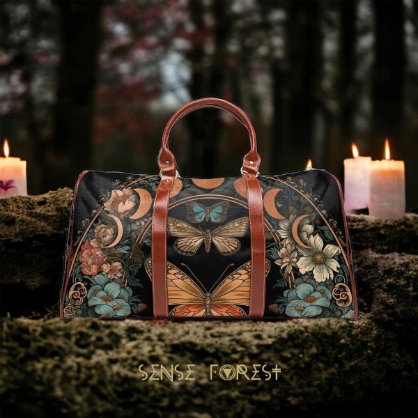 Cottagecore luna Wildflower daisy moth Bolsa de viaje impermeable, Celestial Witchy Vegan asas superiores de cuero gran bolso de fin de semana con correa