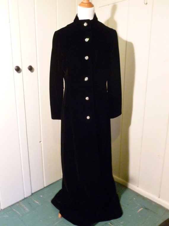 40's Vintage Black Velvet Coat by Sandra Sage, fl… - image 1