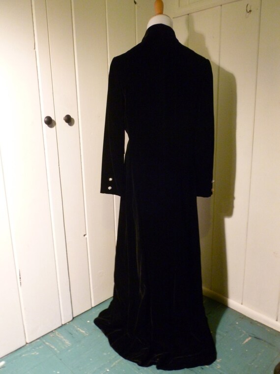 40's Vintage Black Velvet Coat by Sandra Sage, fl… - image 4