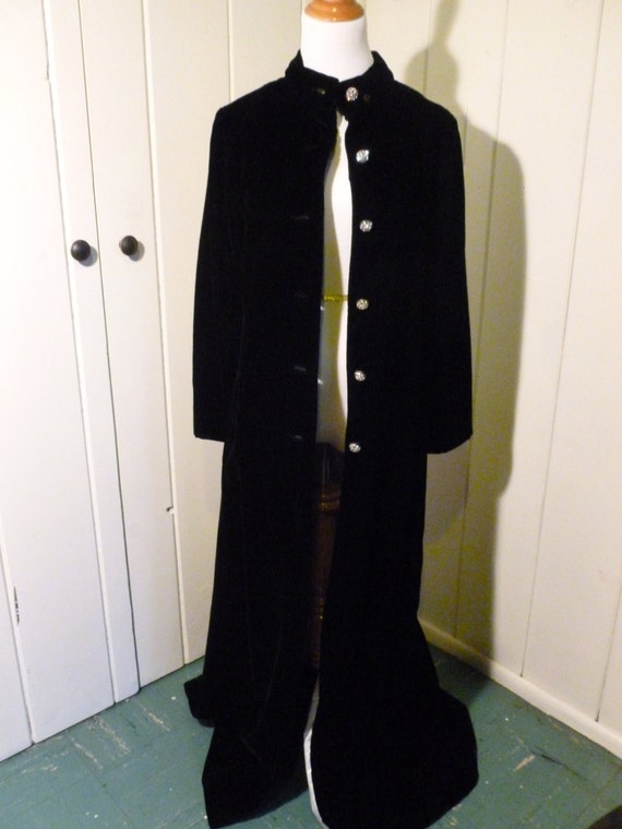 40's Vintage Black Velvet Coat by Sandra Sage, fl… - image 2