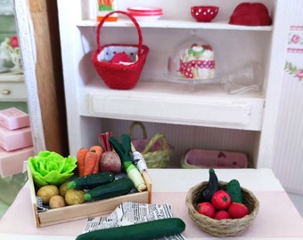 Lot de légumes-miniatures food pour maison de poupée salade tomates carottes poireaux cageot panier etc...