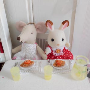 Söta crêpes och lemonadporslin för Sylvanian Families-dockor i skala 1/12 eller Maileg-möss bild 1