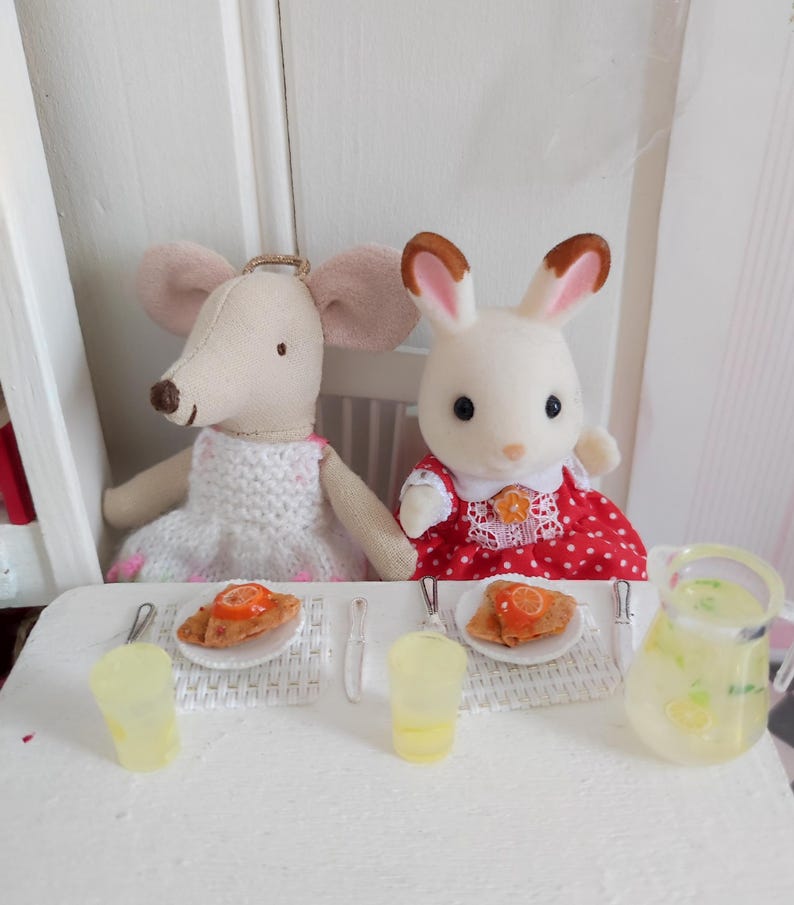 Söta crêpes och lemonadporslin för Sylvanian Families-dockor i skala 1/12 eller Maileg-möss bild 1