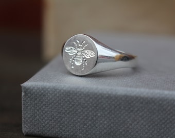 Silver Bee Engraved Signet Ring