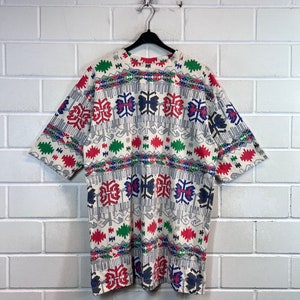 Vintage Deadstock T-Shirt Size L/XL 90s Shirt Tshirt Ethno Navajo crazy pattern