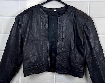 Vintage Leather Jacket Women’s Size S - M cropped leather jacket black 80s 90s