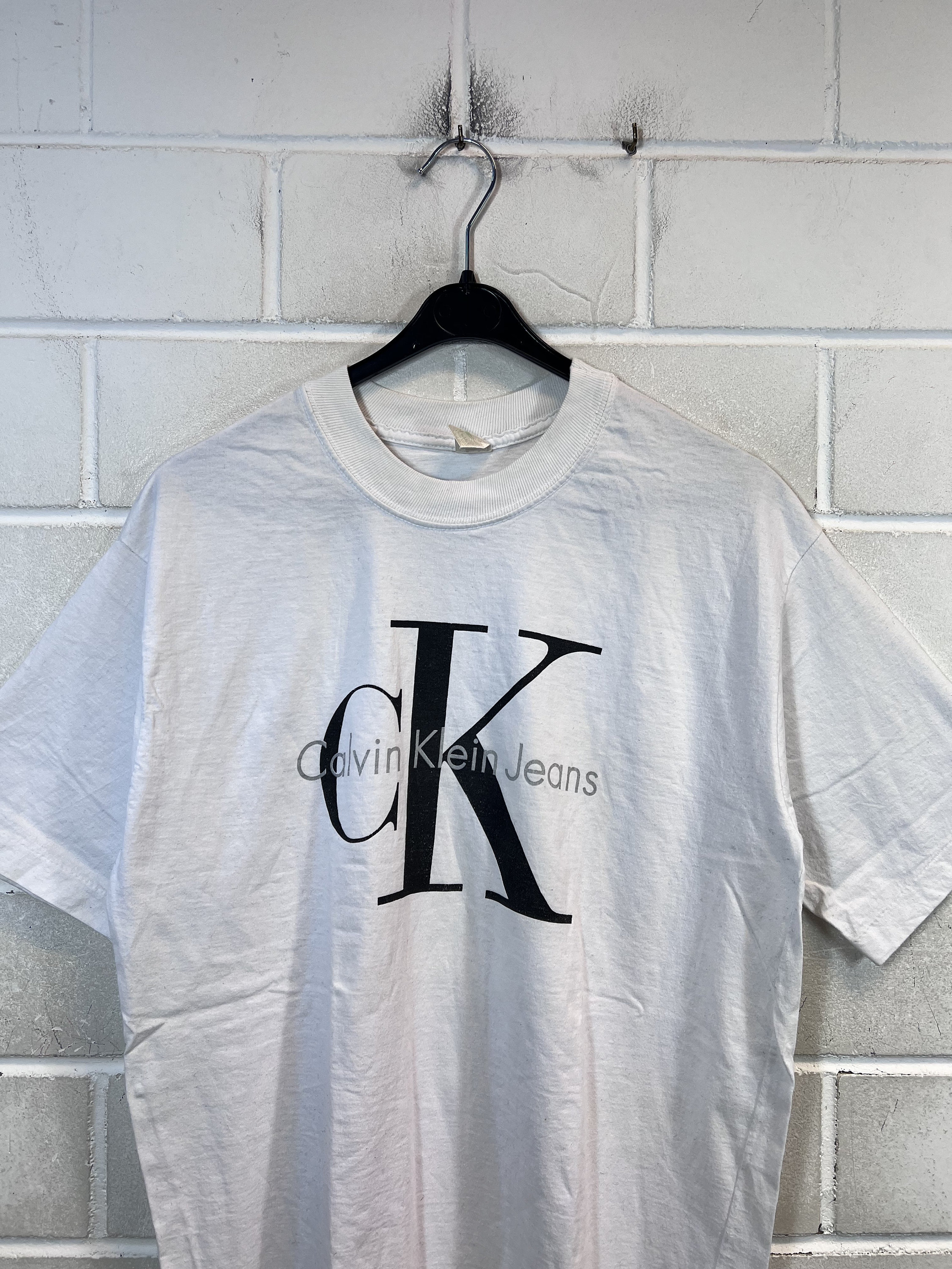 Vintage Size M/L T-shirt Tshirt Calvin Klein Jeans Print 