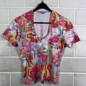 Vintage Women’s Size M Shirt T-Shirt Top V-Neck Y2K 2000s