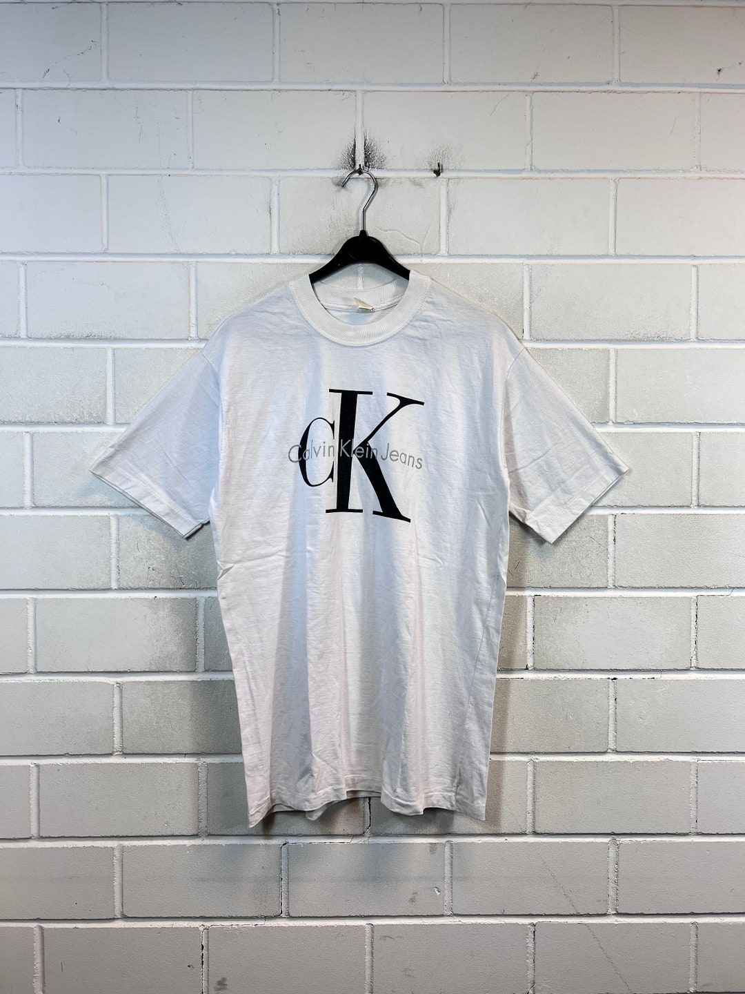Vintage Size M/L T-shirt Tshirt Calvin Klein Jeans Print 