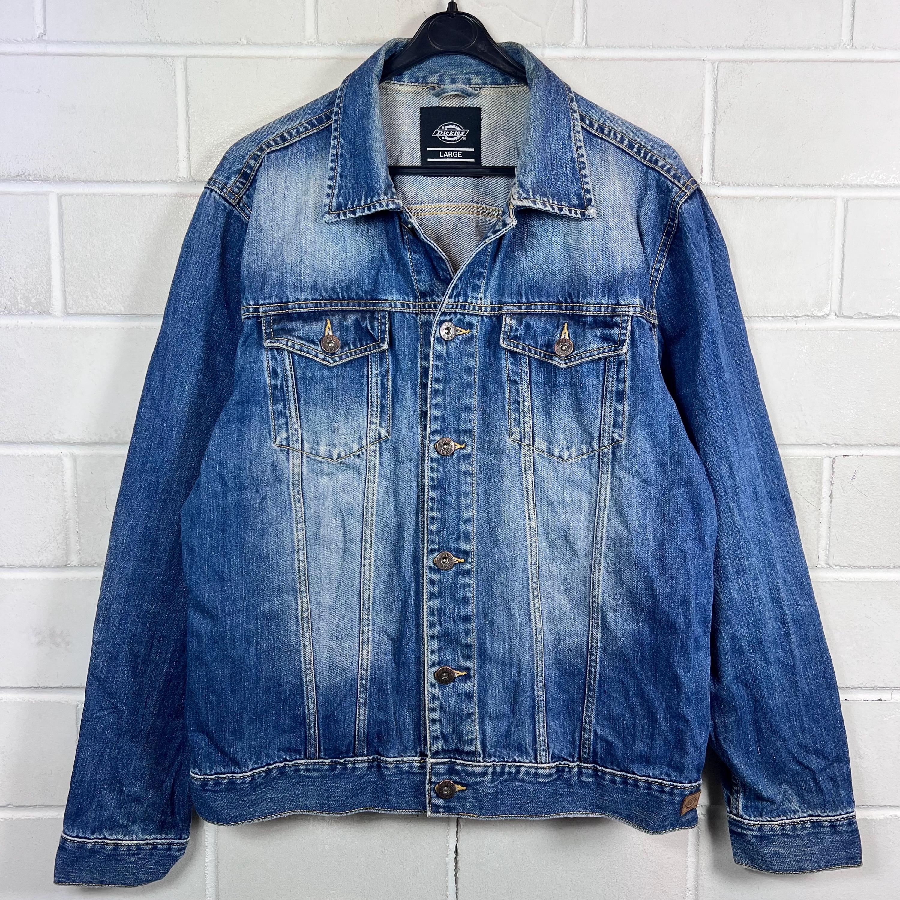 Tagliare la giacca di jeans Italia